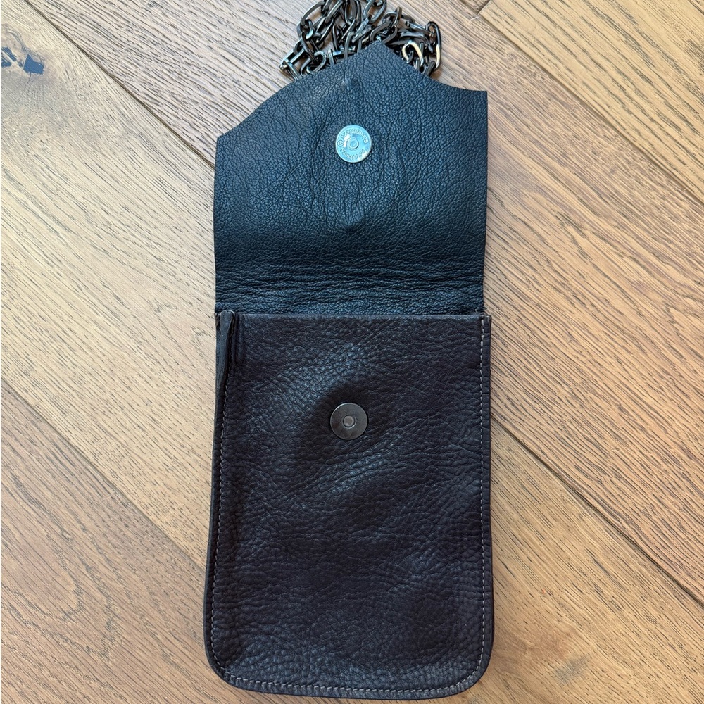 Evoke Women Black Leather Crossbody Bag with Agate Detail - Picture 3 of 6